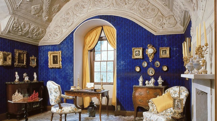 Blue sitting room