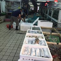 Live Seafood Market just east of town center