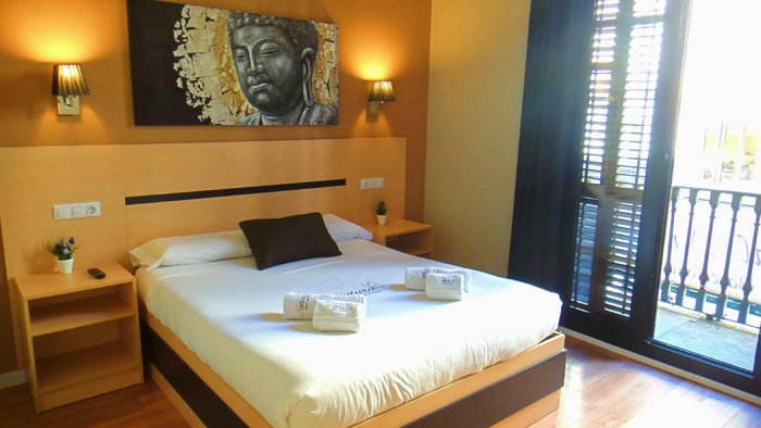 HOSTAL LIVE NATURA BARCELONA $142 ($̶2̶0̶8̶) - Prices & Hotel Reviews -  Catalonia