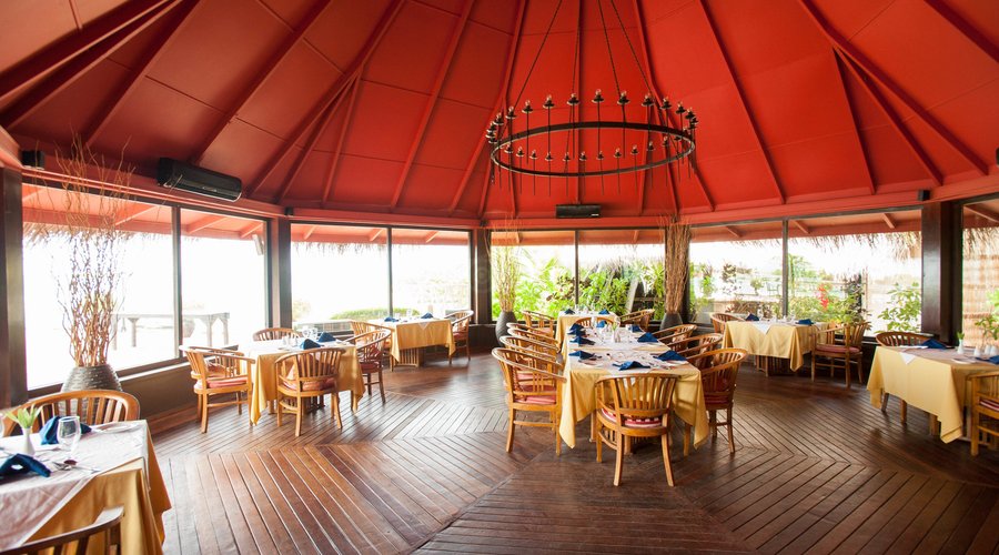 Sunset Bar and Restaurant at the Adaaran Select Hudhuranfushi