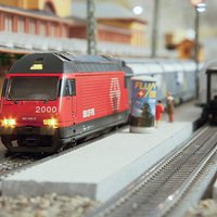 2 km med skinner utgjør dette märklin-anlegget i H0 skala