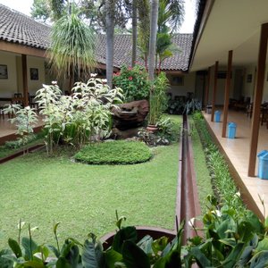 teras dan taman yang sejuk