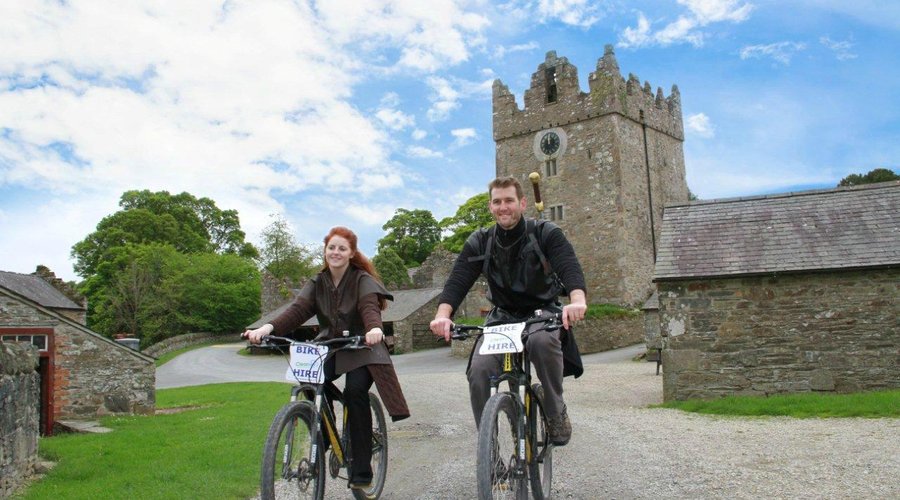 game of thrones filming location cycle tour at winterfell