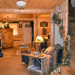 River Cabin Living/Diningroom Area