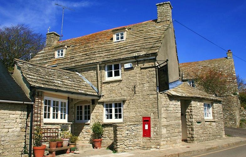 Post Office Cottage in the heart of Worth Matravers