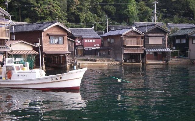 舟屋で有名な伊根町にある「食べ処・呑み処 なぎさ」