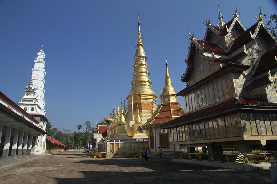 Wat Phra Bat Huai Tom image