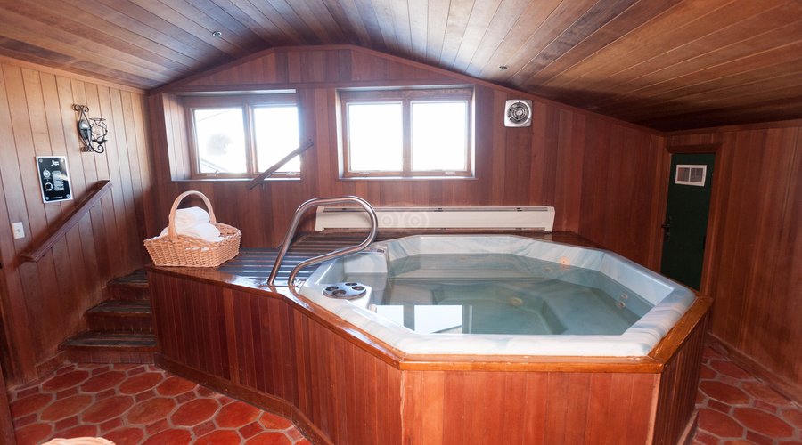 The Jacuzzi at the Goldener Hirsch Inn