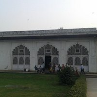 Another view of the Mahal.