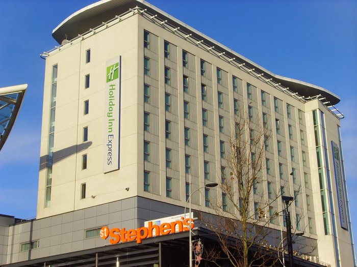 HOLIDAY INN EXPRESS HULL CITY CENTRE, AN IHG HOTEL - Updated 2023  (Kingston-upon-Hull)