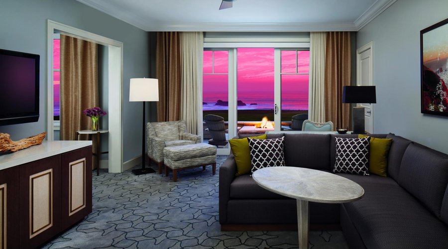 Luxuriate in an Guest House Ocean Front Suite