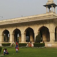The grand Diwan-i-Khas.