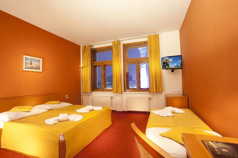 HOTEL SUPERIOR PRAGUE - Đánh giá Khách sạn & So sánh giá - Tripadvisor