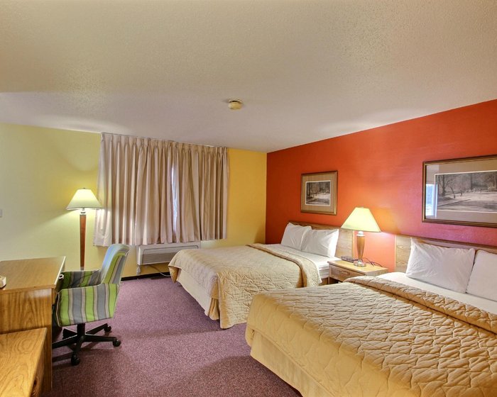 Belgium Inn & Suites - Prices & Motel Reviews (wi)