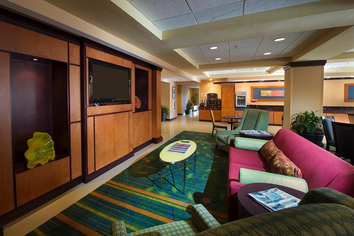 Fairfield Inn & Suites Charleston Airport/Convention Center Shuttle Bus ...