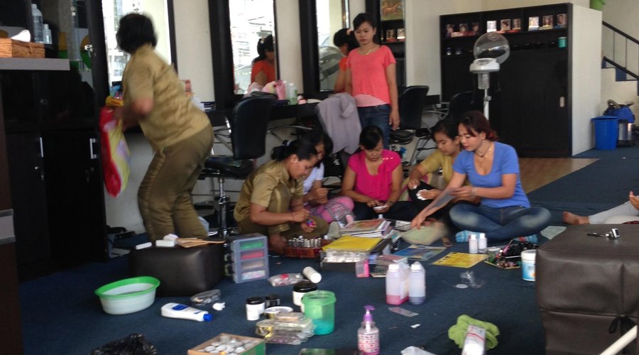General cleaning at lemon tea apa&salon