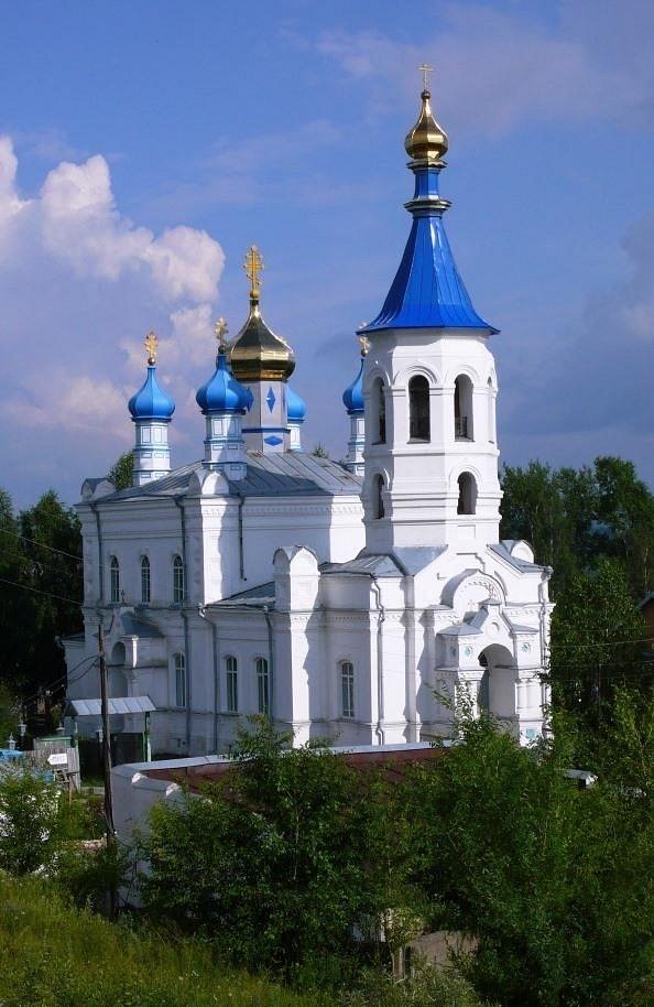 Салаир кемеровская область. Храм святых апостолов Петра и Павла Салаир. Храм в Салаире Кемеровской области. Храм Петра и Павла в Салаире Кемеровская область. Храм Гурьевск Салаир.