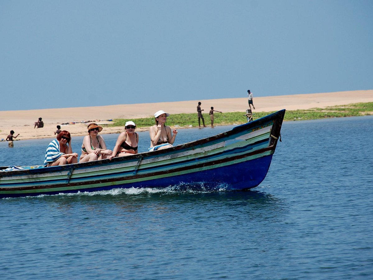 poovar backwaters cruise