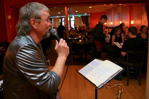 Live Music on Friday and Saturday Nights