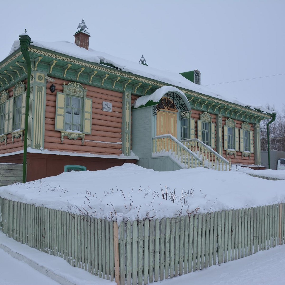 Погода клепикова алтайский край на 10. Дом купца Клепикова Сургут. Сургут усадьба Клепикова музей. Дом купца г.с. Клепикова, Сургут. Дом Клепикова музей Сургут.