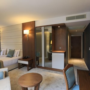 HASSUTES OTEL ODALARI
