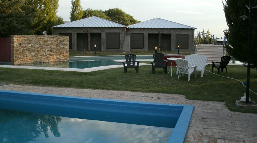 Área de parque y piscinas.