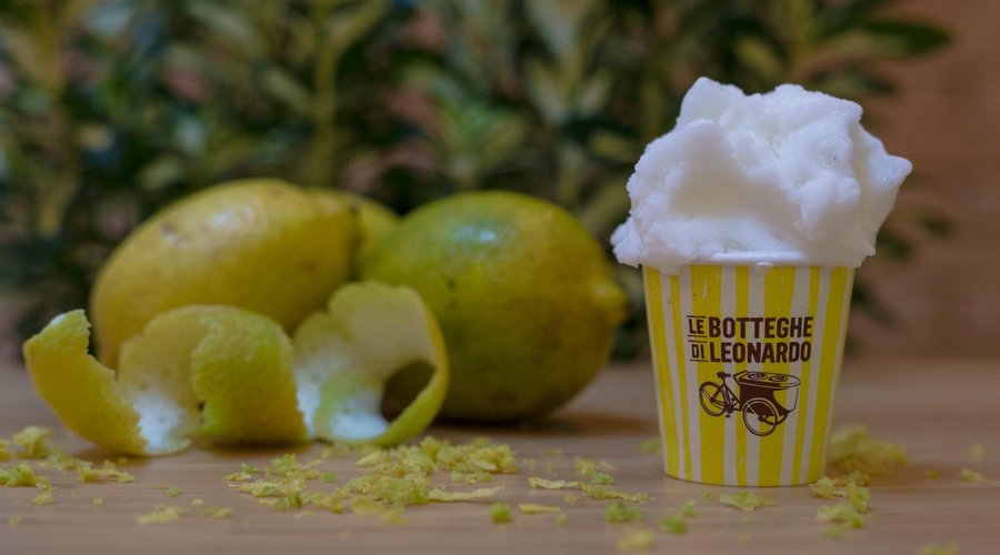 LIMONE: pura fruta selecionada, água e açúcar