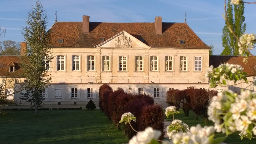 Coté cour