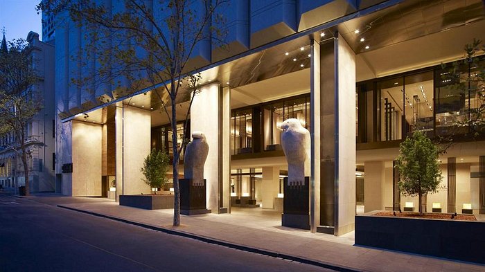 101 Collins Street, Louis Vuitton & Grand Hyatt Hotel