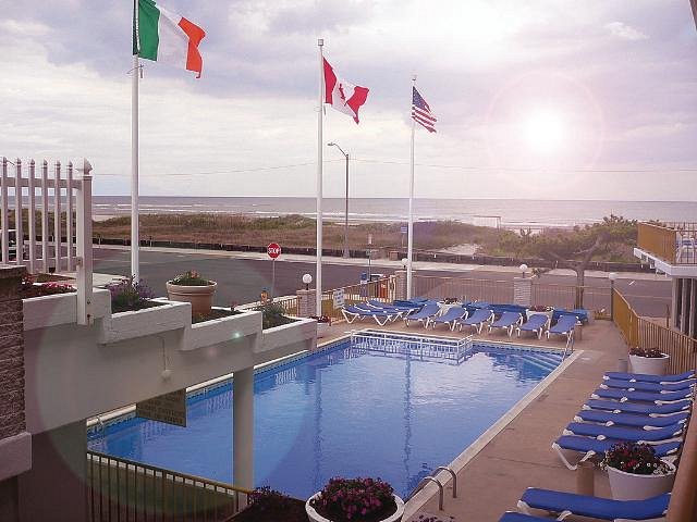 Pool And Oceanview ?w=700&h= 1&s=1