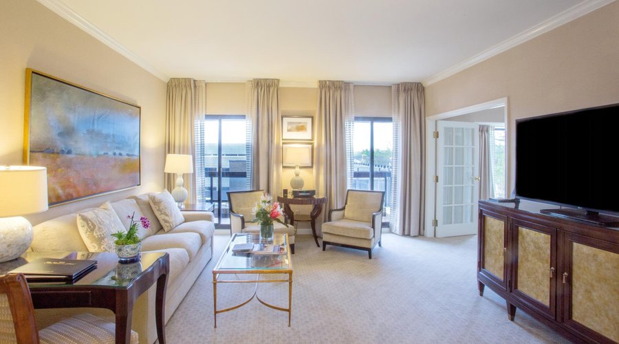 Executive Suite parlor