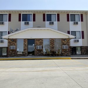 nice hotels in kirksville mo