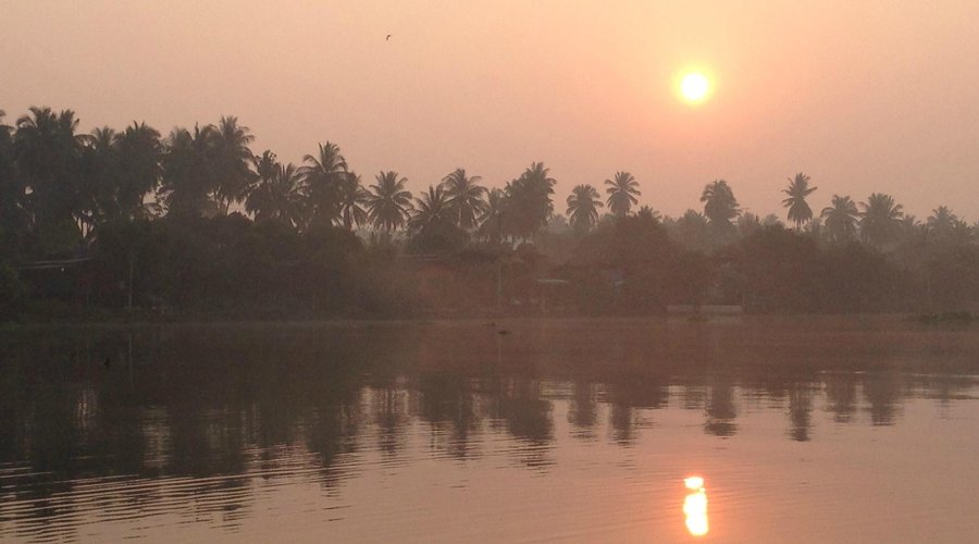 Lever de soleil sur le Mae Klong