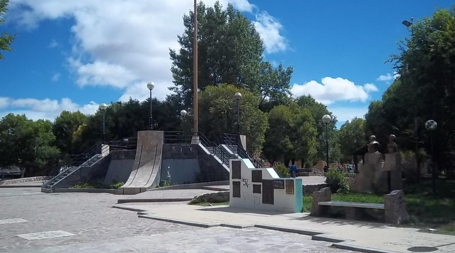 Mástil de la Plaza 11 de Septiembre
