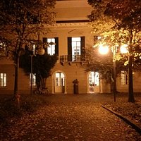 Villa Brunati in una serata d'autunno
