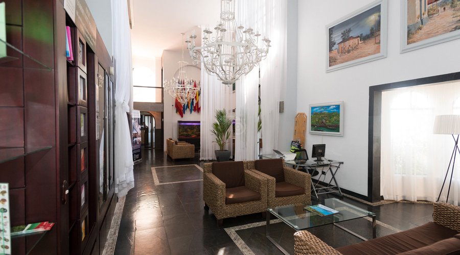 Lobby at the La Mansion Inn