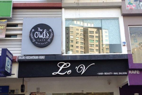 The owls cafe - front view