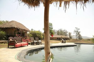 Pool & Beach