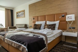 Room & Suite