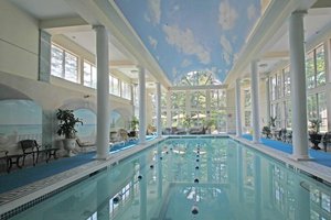 Pool & Beach
