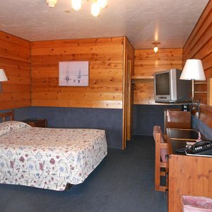 Queen Bed Room