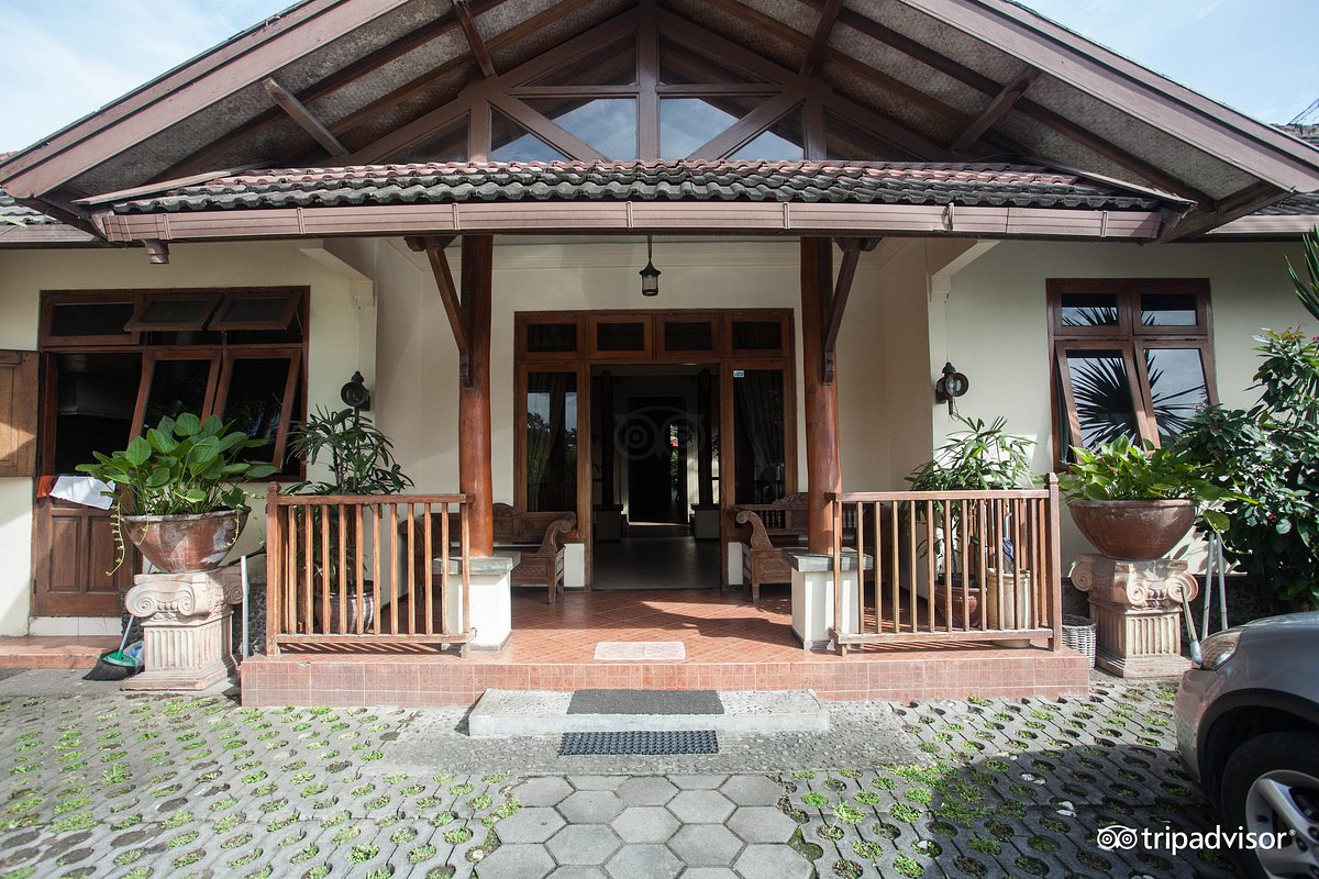 Rumah Mertua Boutique Hotel &amp; Garden Restaurant &amp; Spa, hotel in Yogyakarta Region