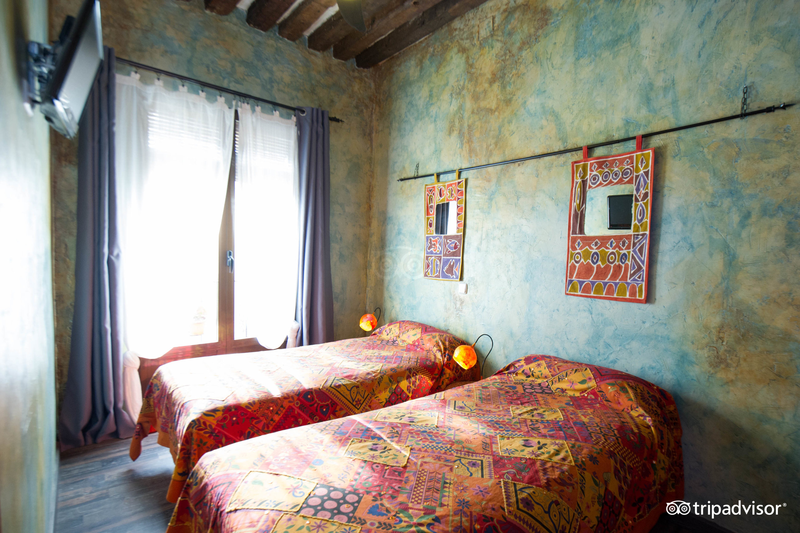 ARTISTIC B&B $98 ($̶1̶0̶8̶) - Prices & Hotel Reviews - Madrid, Spain