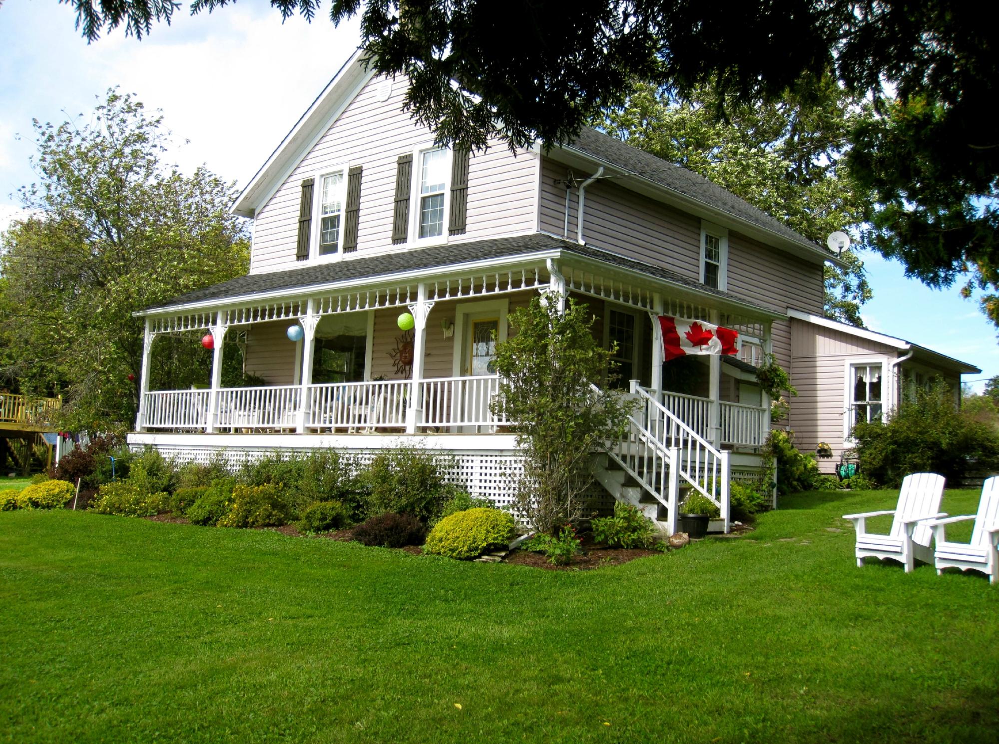 SUNNYSIDE BED & BREAKFAST - B&B Reviews (Richards Landing, Ontario)