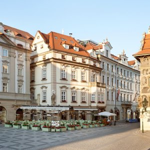 Front Hotel U Prince