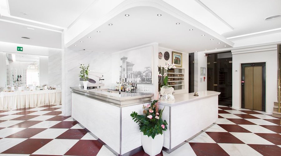hall hotel