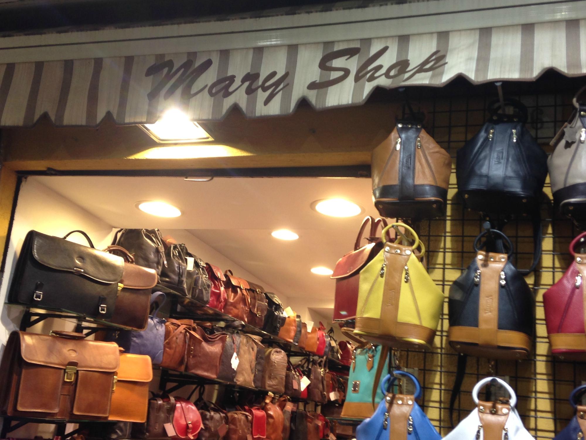 Leather handbag outlet shop