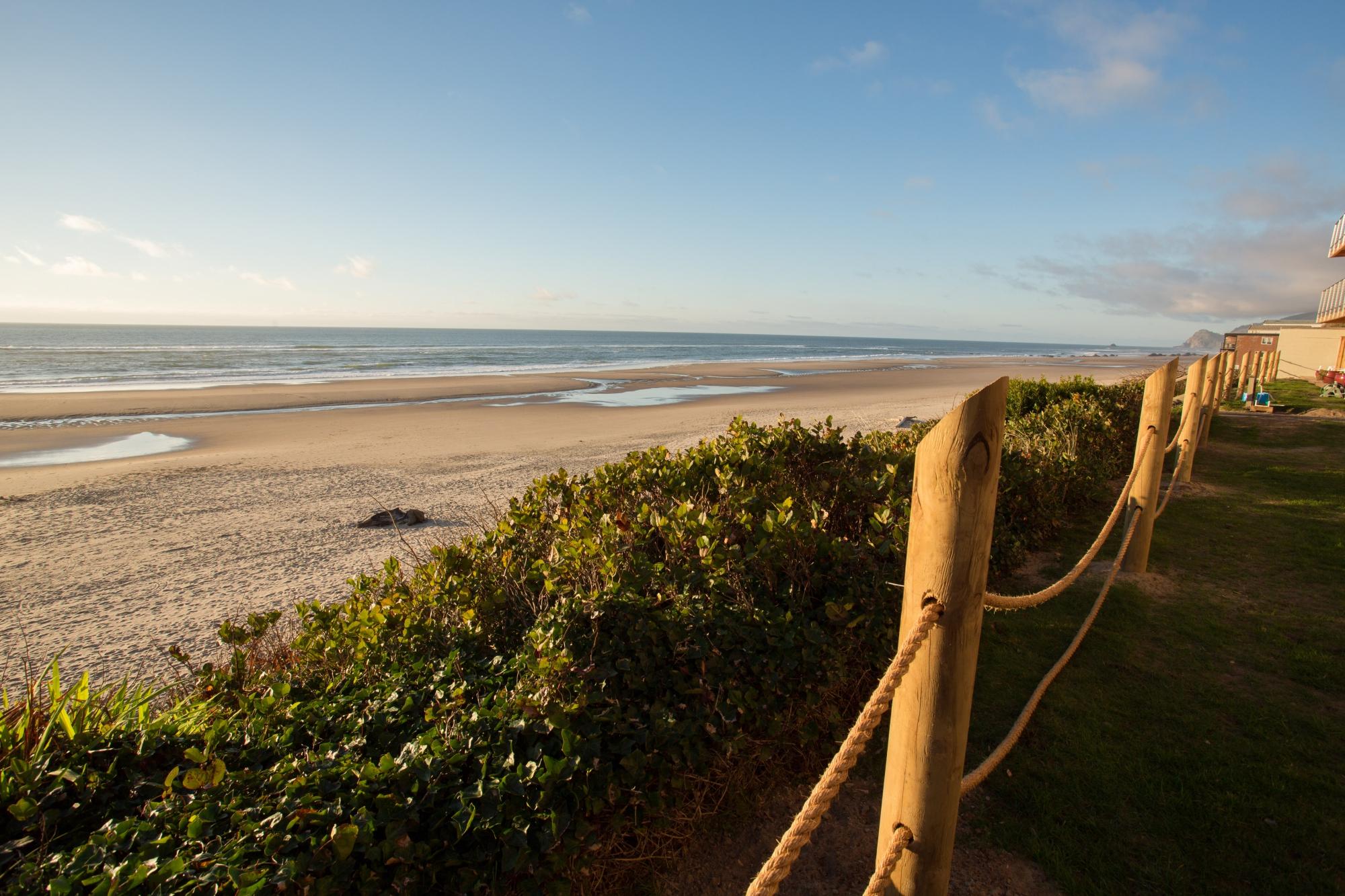 Hotel photo 14 of Pelican Shores Inn.