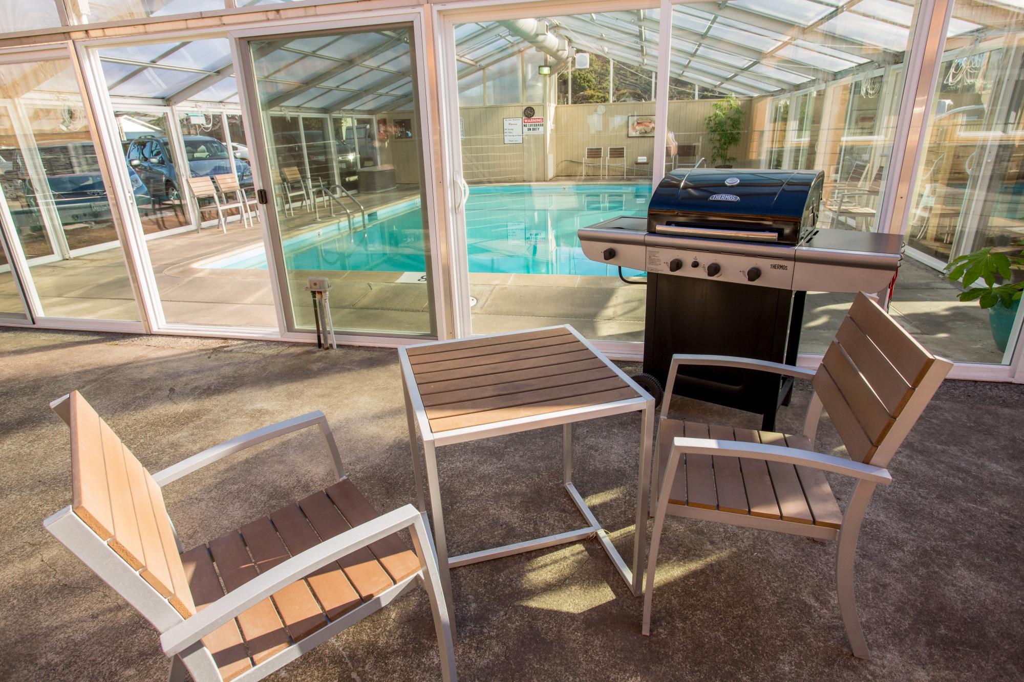 Hotel photo 9 of Pelican Shores Inn.