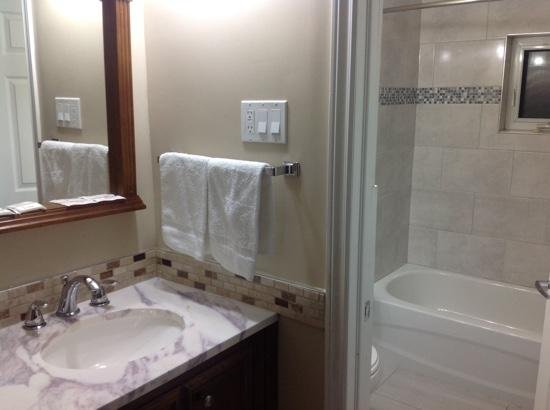 EMBASSY MOTEL Kitchener Ontario Motel Reviews Photos Tripadvisor   Updated Clean Facilities 